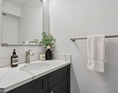 10931 Wickshire Way - Photo Thumbnail 16