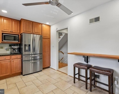 10931 Wickshire Way - Photo Thumbnail 8