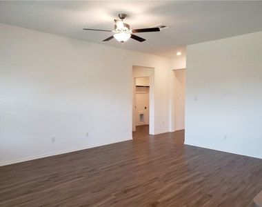109 Red Buckeye St - Photo Thumbnail 12