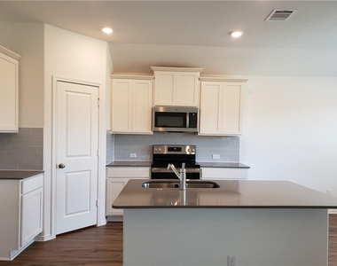 109 Red Buckeye St - Photo Thumbnail 10