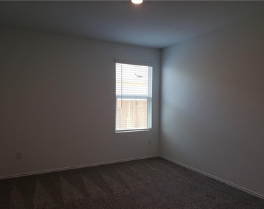 109 Red Buckeye St - Photo Thumbnail 13