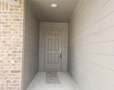 109 Red Buckeye St - Photo Thumbnail 3