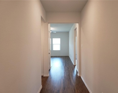 109 Red Buckeye St - Photo Thumbnail 4
