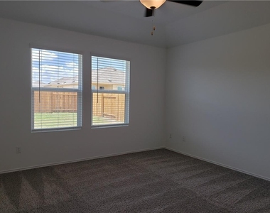 109 Red Buckeye St - Photo Thumbnail 14