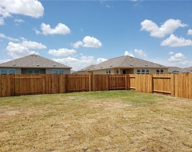 109 Red Buckeye St - Photo Thumbnail 18