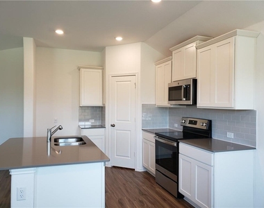 109 Red Buckeye St - Photo Thumbnail 11