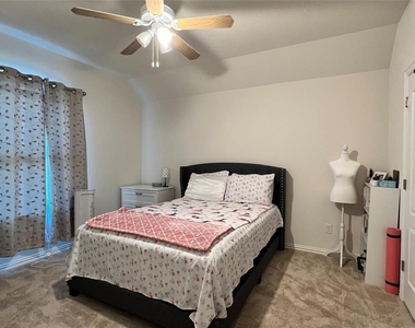 3900 Eland Dr - Photo Thumbnail 13