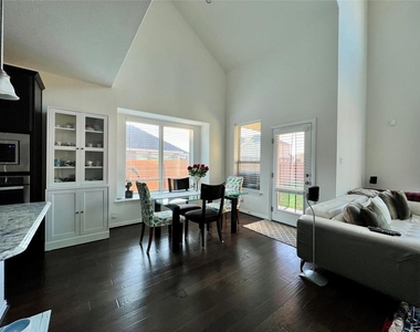 3900 Eland Dr - Photo Thumbnail 3
