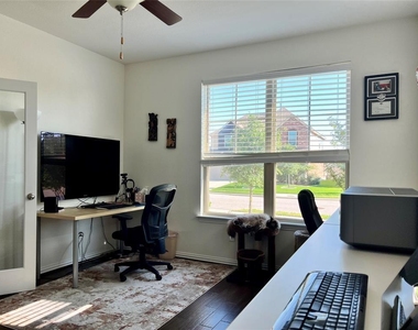 3900 Eland Dr - Photo Thumbnail 10