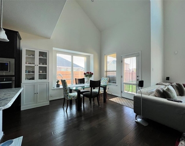 3900 Eland Dr - Photo Thumbnail 7