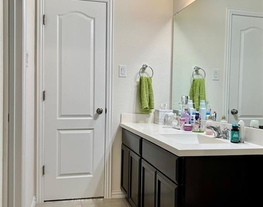 3900 Eland Dr - Photo Thumbnail 22
