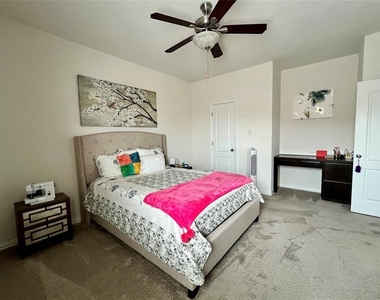 3900 Eland Dr - Photo Thumbnail 16