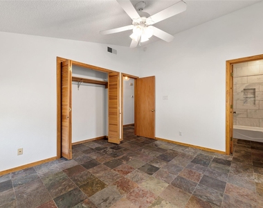 2107 Rain Water Dr - Photo Thumbnail 11