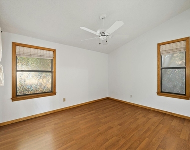 2107 Rain Water Dr - Photo Thumbnail 13