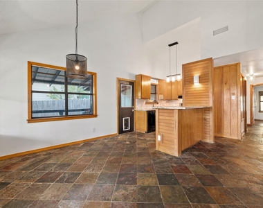 2107 Rain Water Dr - Photo Thumbnail 4