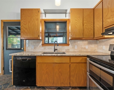 2107 Rain Water Dr - Photo Thumbnail 5