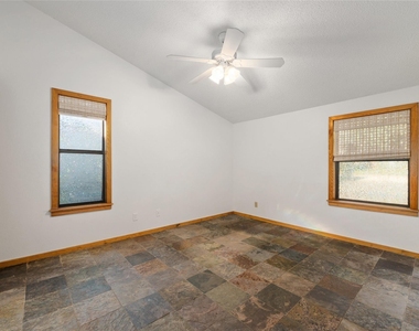 2107 Rain Water Dr - Photo Thumbnail 9