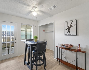 823 Taulbee Ln - Photo Thumbnail 6