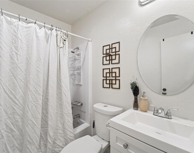 823 Taulbee Ln - Photo Thumbnail 17