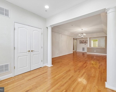 5910 Great Star Drive - Photo Thumbnail 17