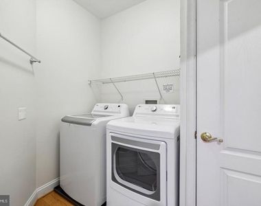 5910 Great Star Drive - Photo Thumbnail 12