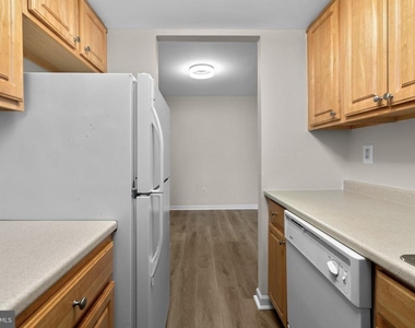 3612 Court House Drive - Photo Thumbnail 11