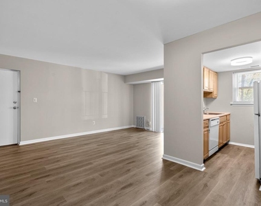 3612 Court House Drive - Photo Thumbnail 5