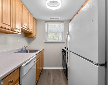 3612 Court House Drive - Photo Thumbnail 10