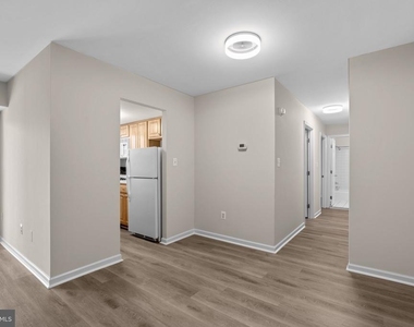 3612 Court House Drive - Photo Thumbnail 6