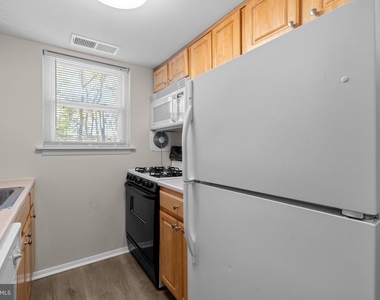 3612 Court House Drive - Photo Thumbnail 9