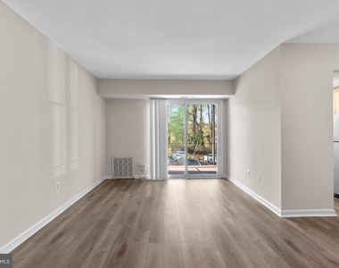 3612 Court House Drive - Photo Thumbnail 3