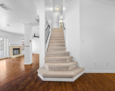 12800 Meehan Dr - Photo Thumbnail 4