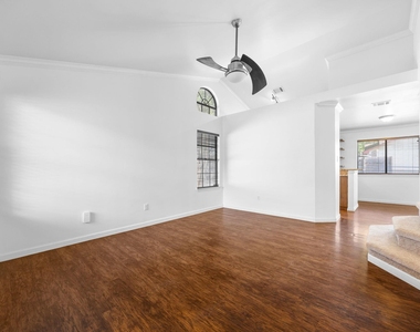 12800 Meehan Dr - Photo Thumbnail 2