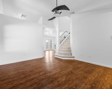 12800 Meehan Dr - Photo Thumbnail 3