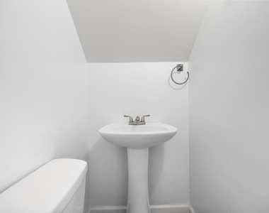 12800 Meehan Dr - Photo Thumbnail 23