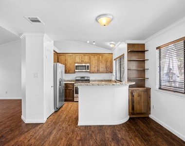 12800 Meehan Dr - Photo Thumbnail 12