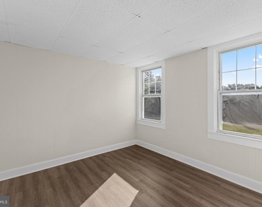 707 N Hickory Avenue - Photo Thumbnail 10