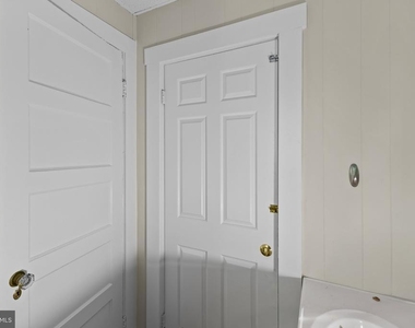 707 N Hickory Avenue - Photo Thumbnail 28