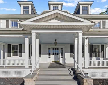 707 N Hickory Avenue - Photo Thumbnail 2