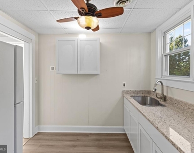 707 N Hickory Avenue - Photo Thumbnail 19
