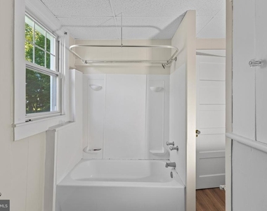 707 N Hickory Avenue - Photo Thumbnail 27
