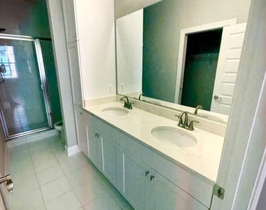 43 E Gordon Street - Photo Thumbnail 9