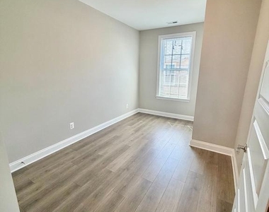 43 E Gordon Street - Photo Thumbnail 14