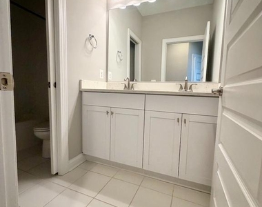 43 E Gordon Street - Photo Thumbnail 12