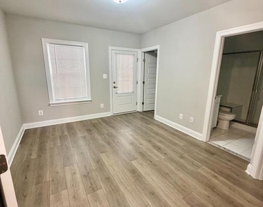 43 E Gordon Street - Photo Thumbnail 16
