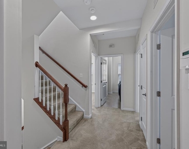 1423 Village Green Way - Photo Thumbnail 29