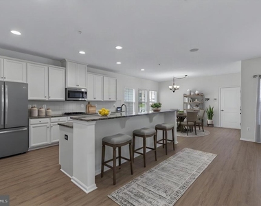 1423 Village Green Way - Photo Thumbnail 14