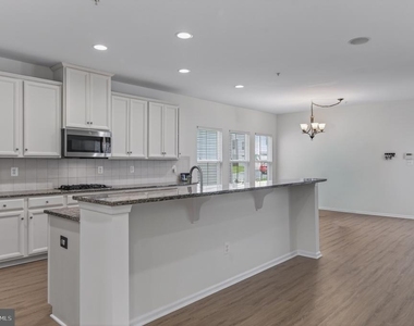 1423 Village Green Way - Photo Thumbnail 54