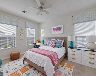 1423 Village Green Way - Photo Thumbnail 31