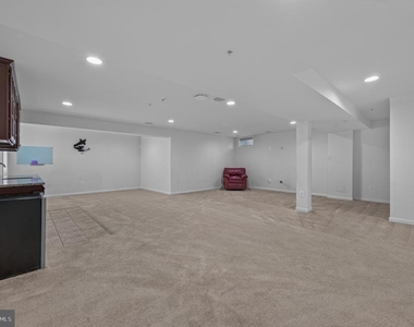 1423 Village Green Way - Photo Thumbnail 45